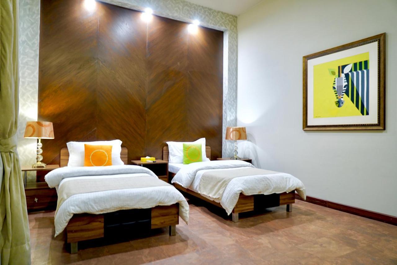 Circle Club Faisalabad Hotel Kültér fotó