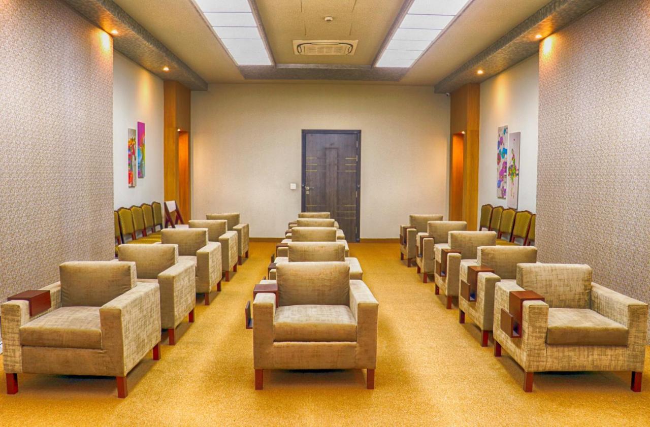 Circle Club Faisalabad Hotel Kültér fotó