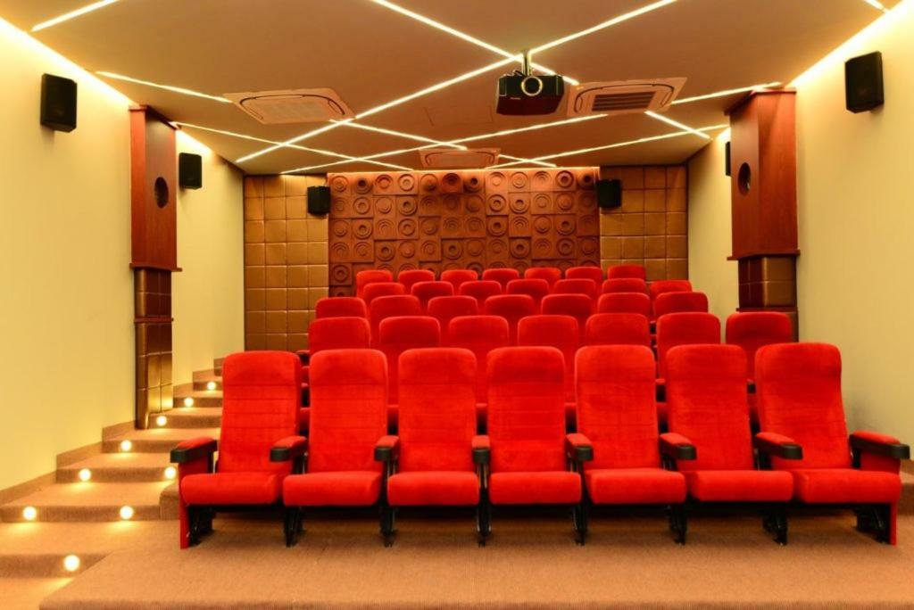 Circle Club Faisalabad Hotel Kültér fotó
