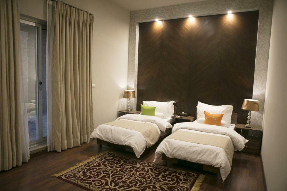 Circle Club Faisalabad Hotel Kültér fotó